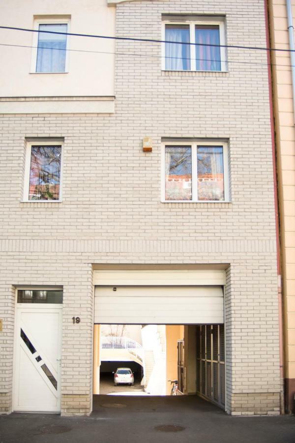 Aida Sport Apartman Eger Esterno foto